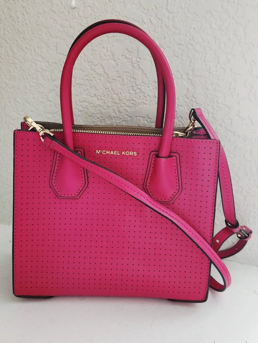 New Michael Kors Fushia Leather Shoulder Bag Purse